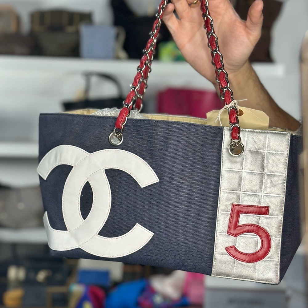 CHANEL TOTE BAG